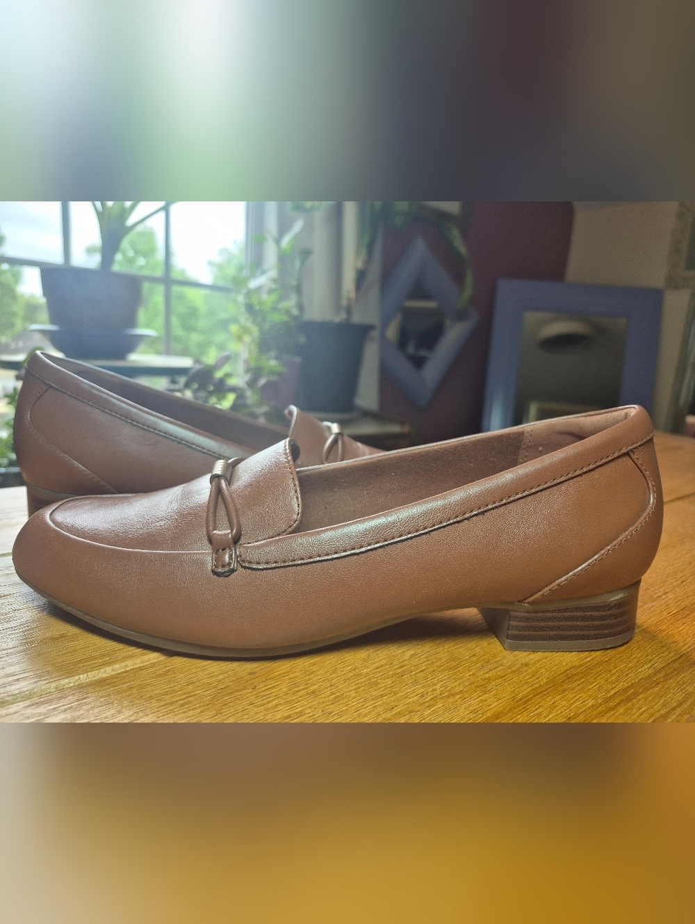 Clarks Women's Juliet Shine Tan Leather Loafers - Size 8